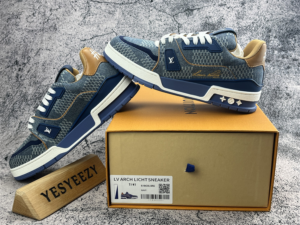 UA LV Trainer Sneaker