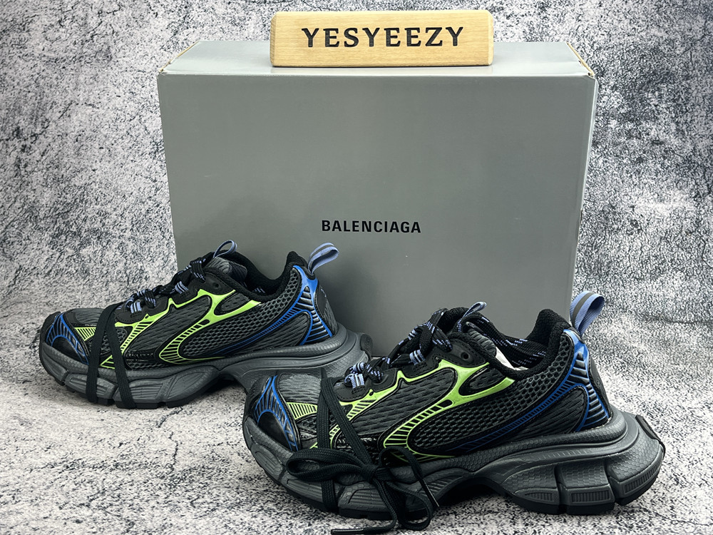 UA Balenciga 3XL Sneaker