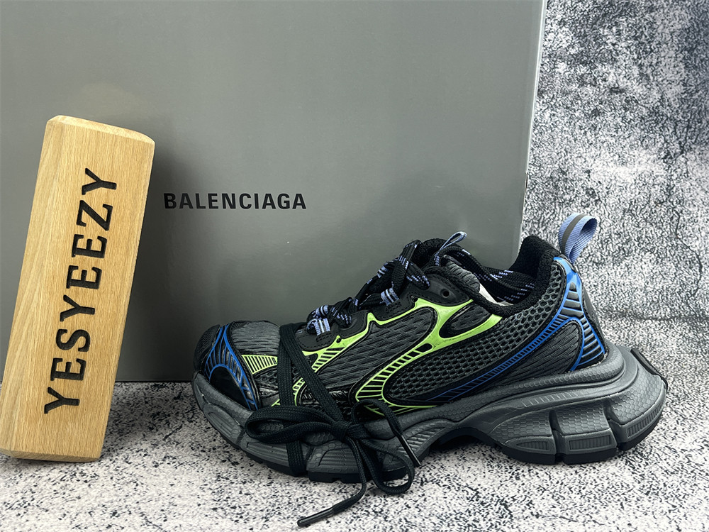 UA Balenciga 3XL Sneaker
