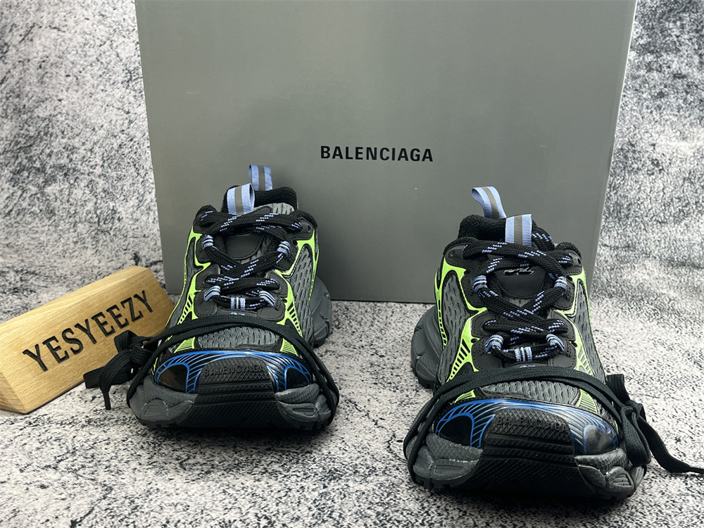 UA Balenciga 3XL Sneaker
