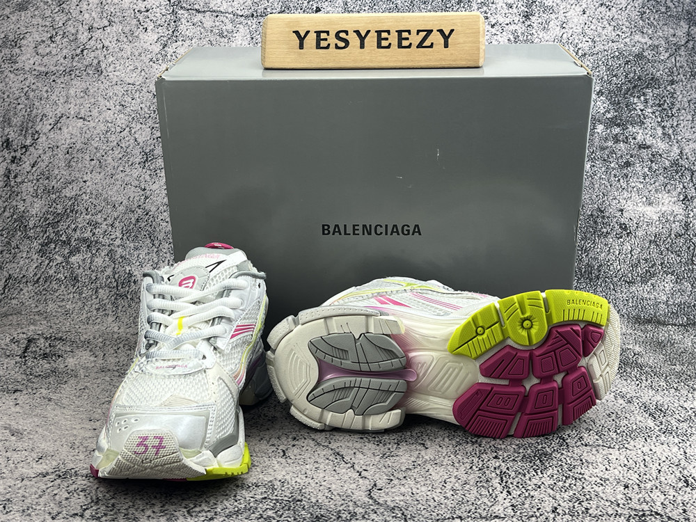 UA Balenciga 3XL Sneaker