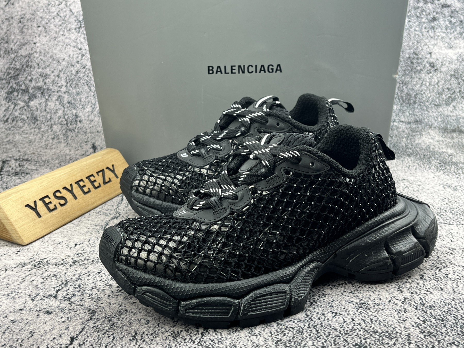 UA Balenciga 3XL Sneaker