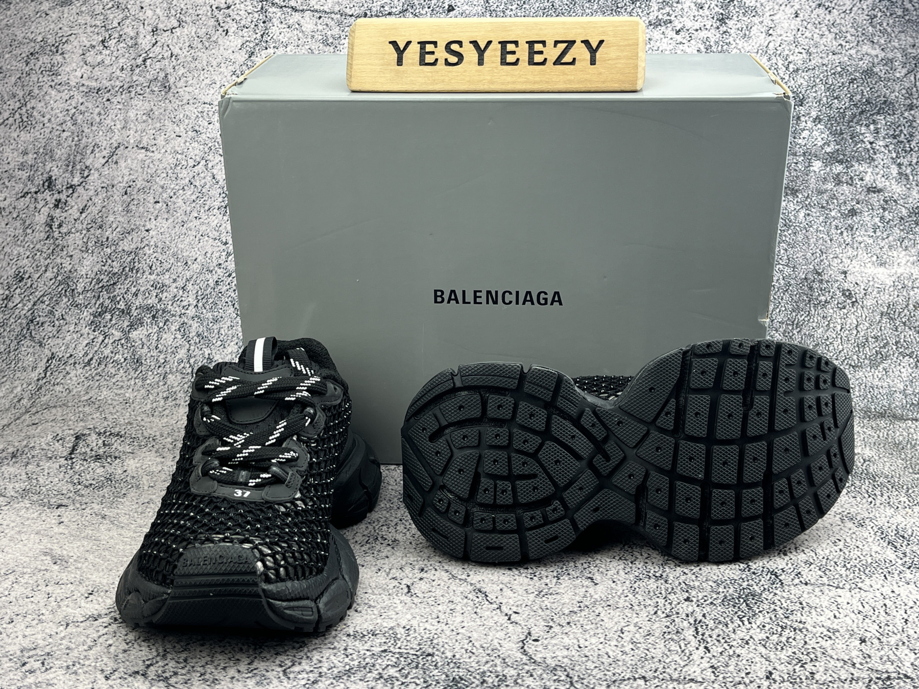 UA Balenciga 3XL Sneaker