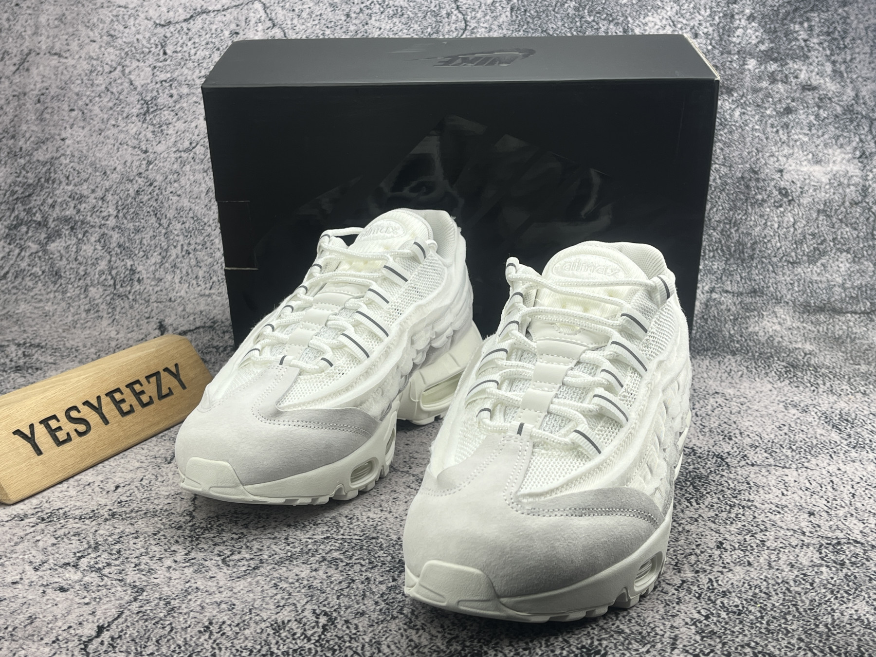 UA Nike Air Max 95