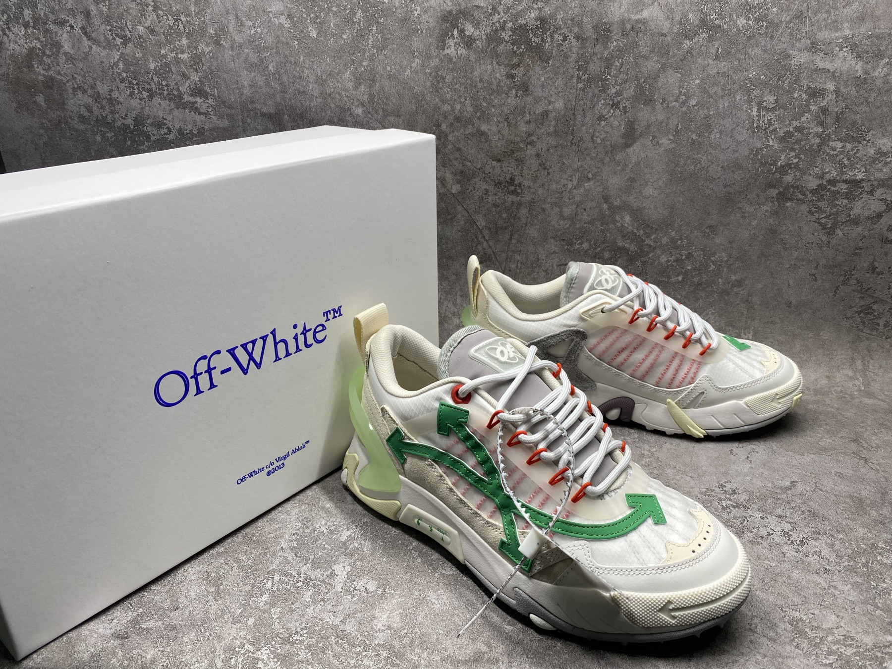 UA Off-White Odsy-2000 Sneaker