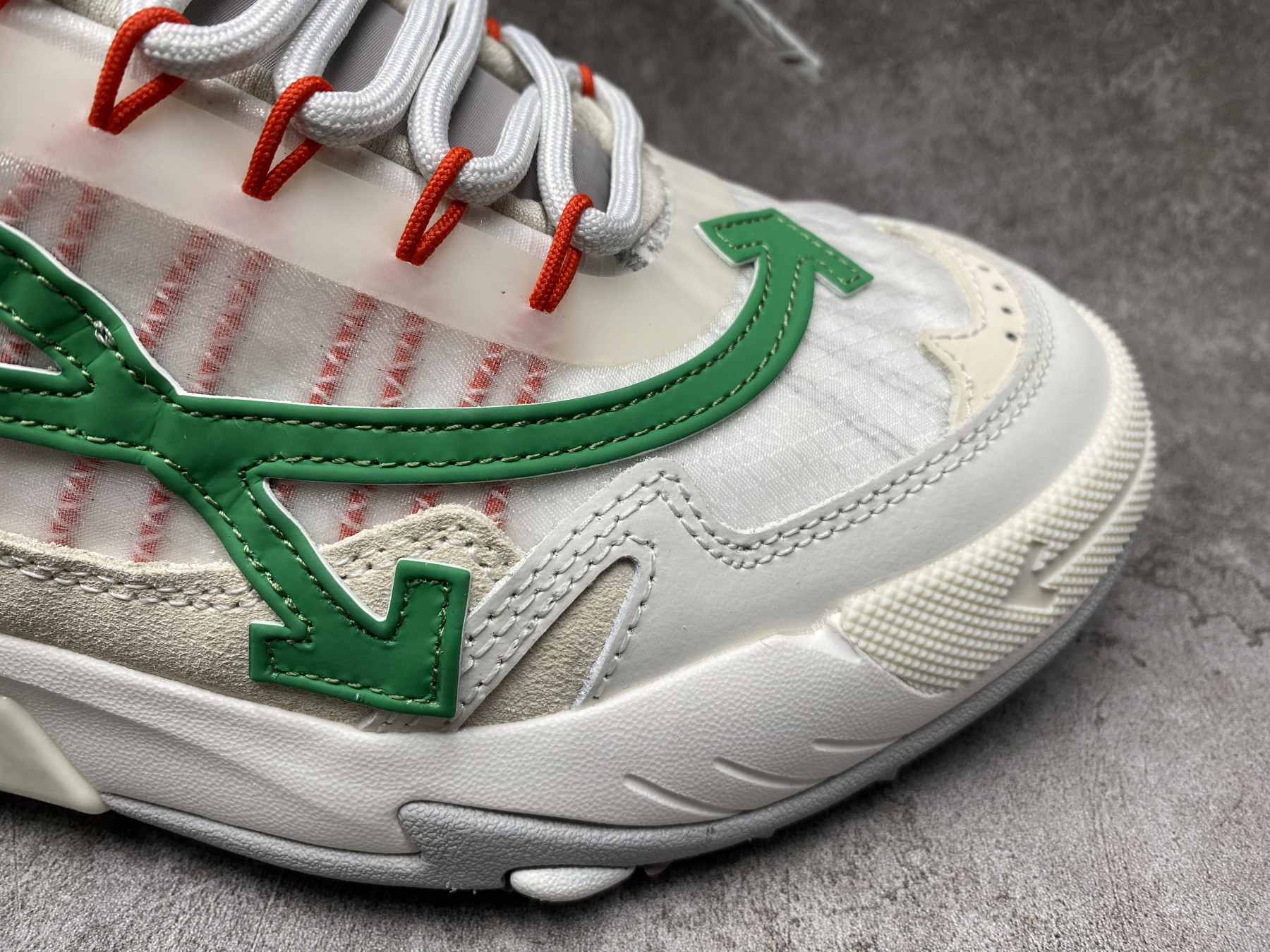 UA Off-White Odsy-2000 Sneaker