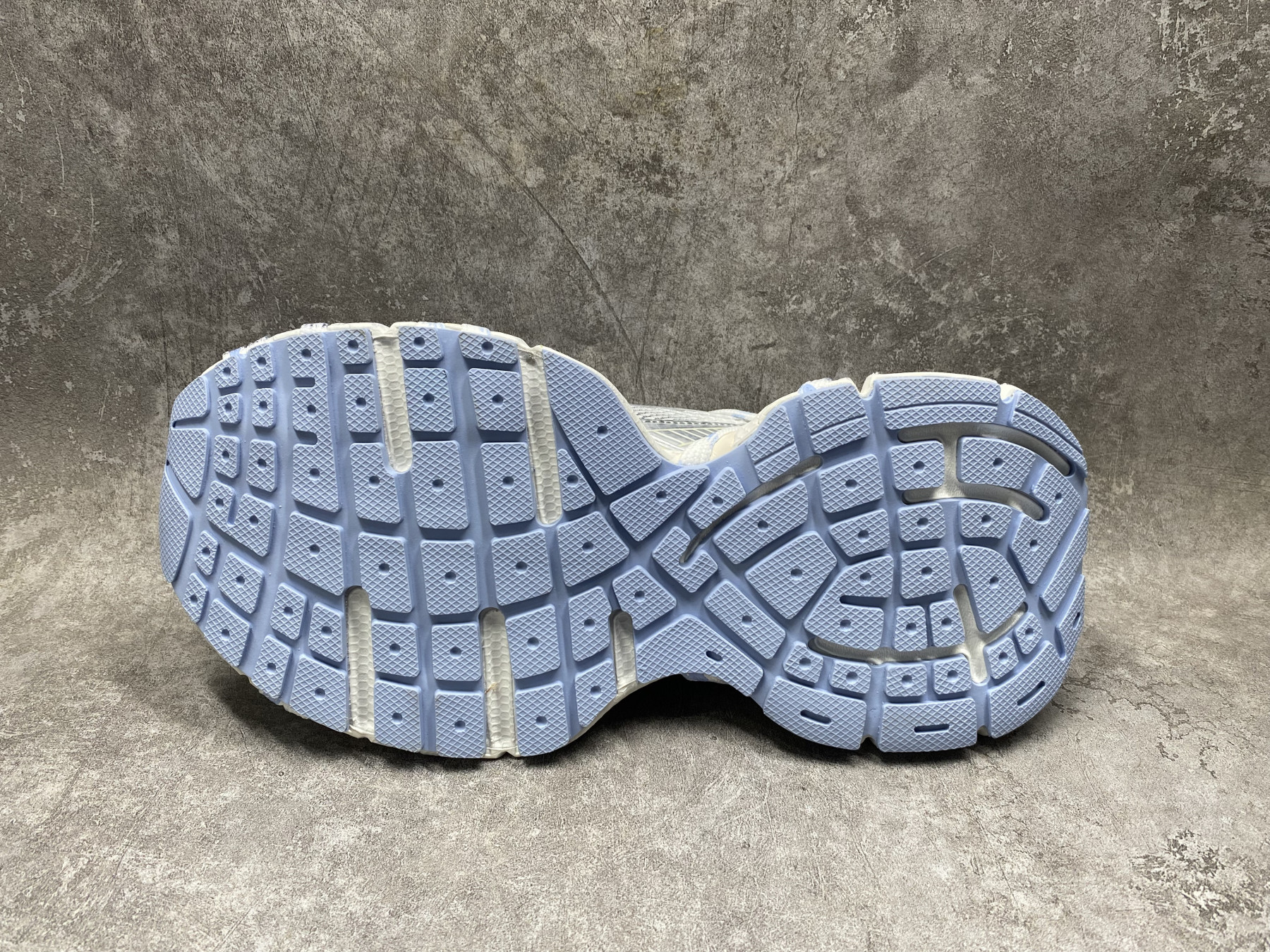 UA Balenciaga 3xl Extreme Laces Logo Sneaker(run one size large)