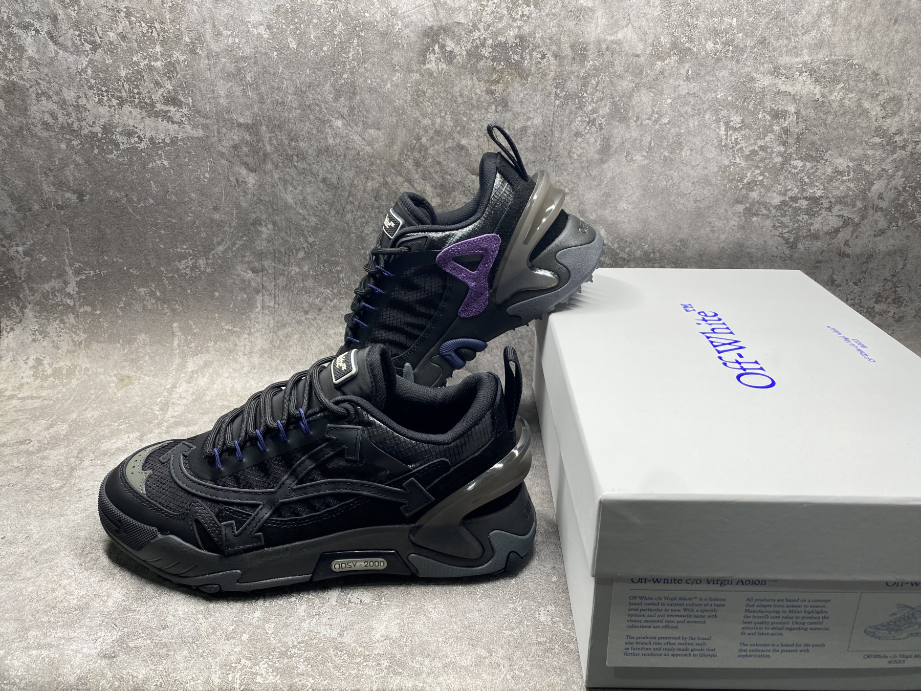 UA Off-White Odsy-2000 Sneaker