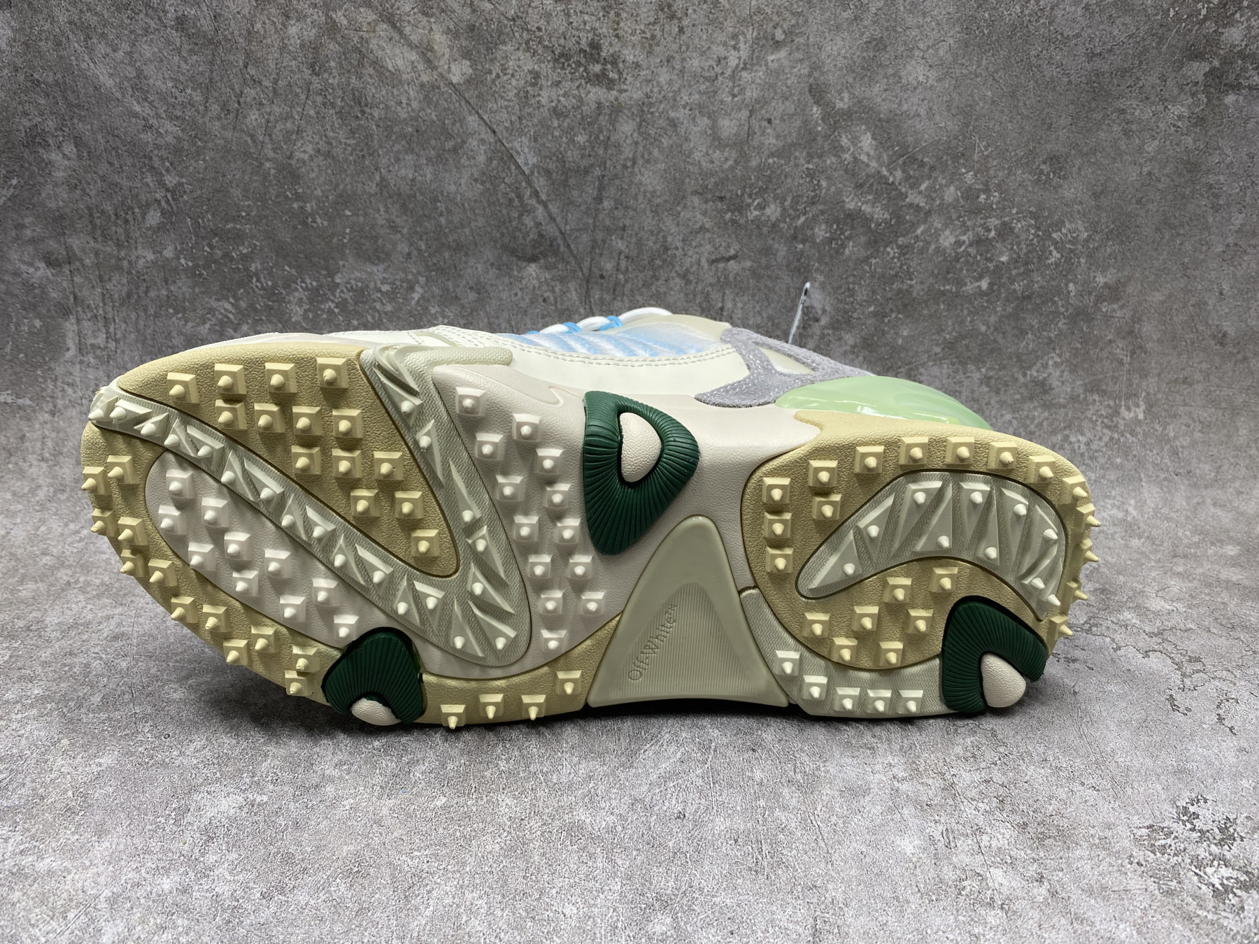 UA Off-White Odsy-2000 Sneaker