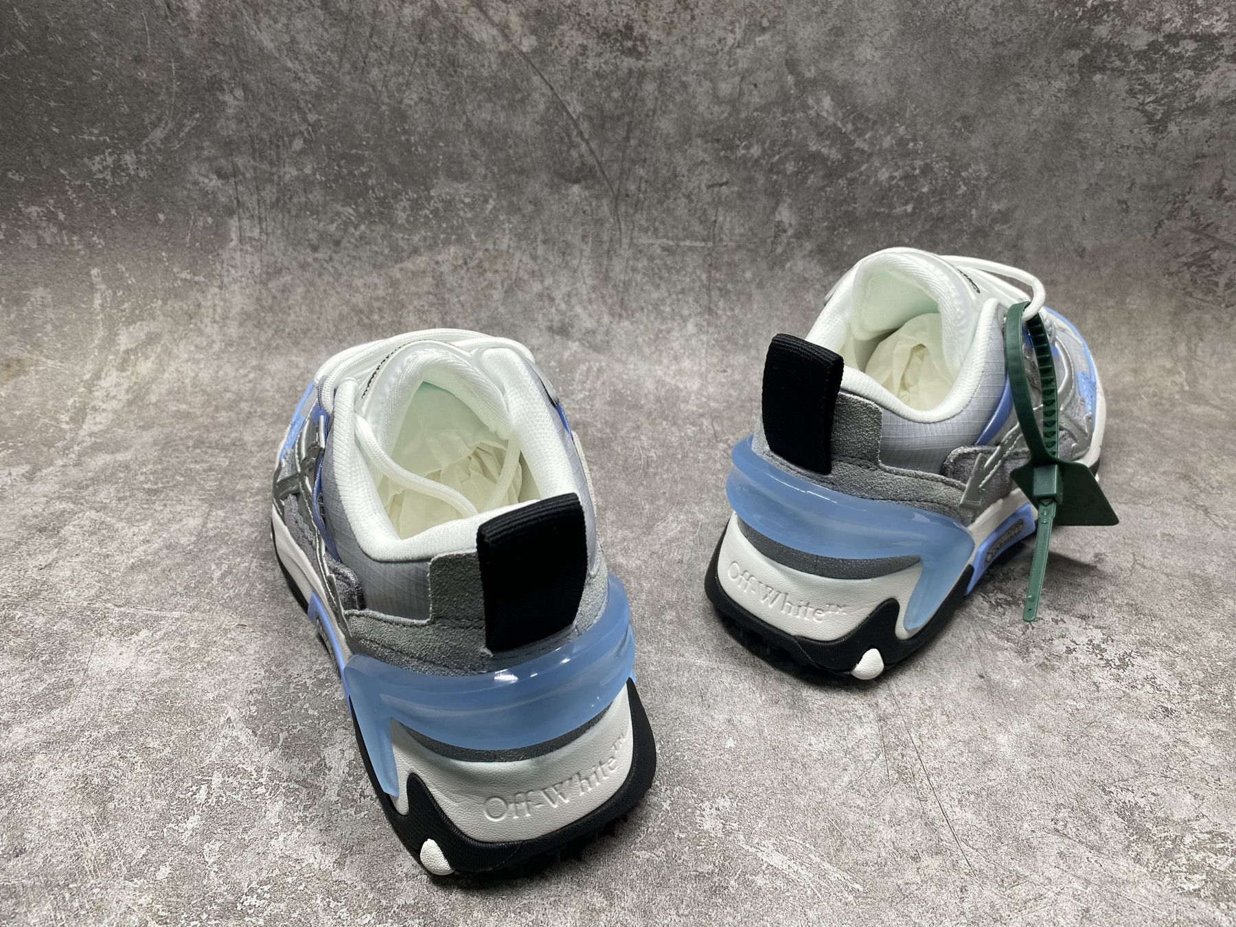 UA Off-White Odsy-2000 Sneaker
