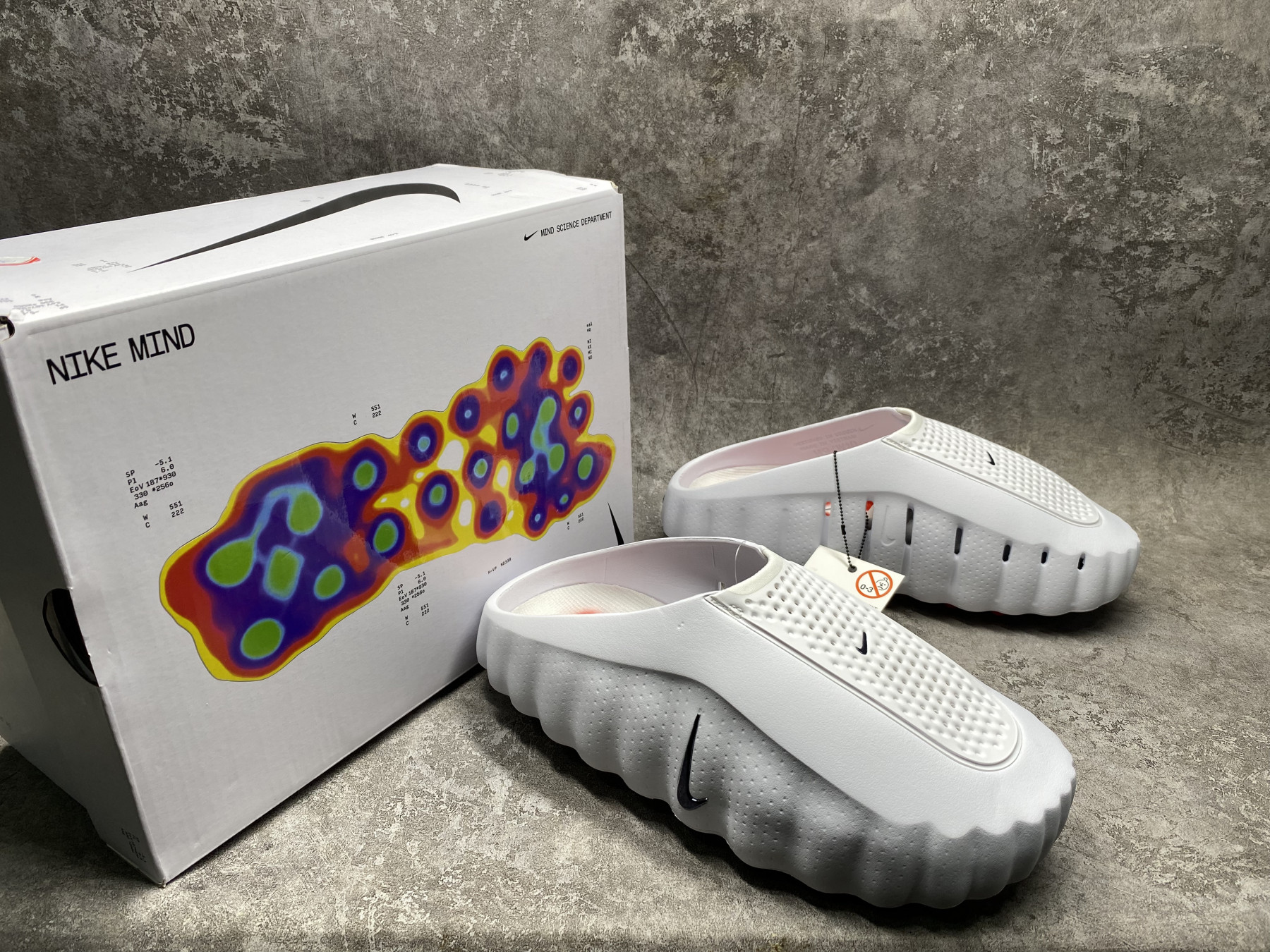 Nike Mind 001 Slide (Runs one size small)