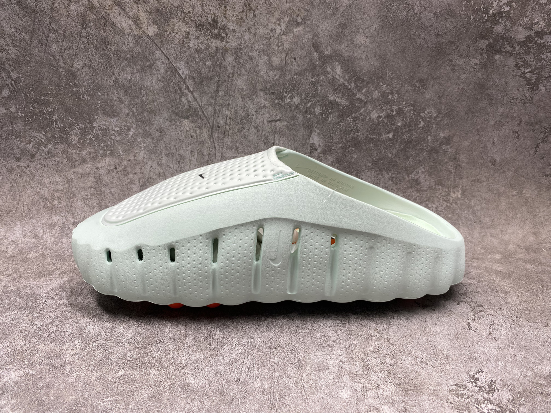 Nike Mind 001 Slide (Runs one size small)