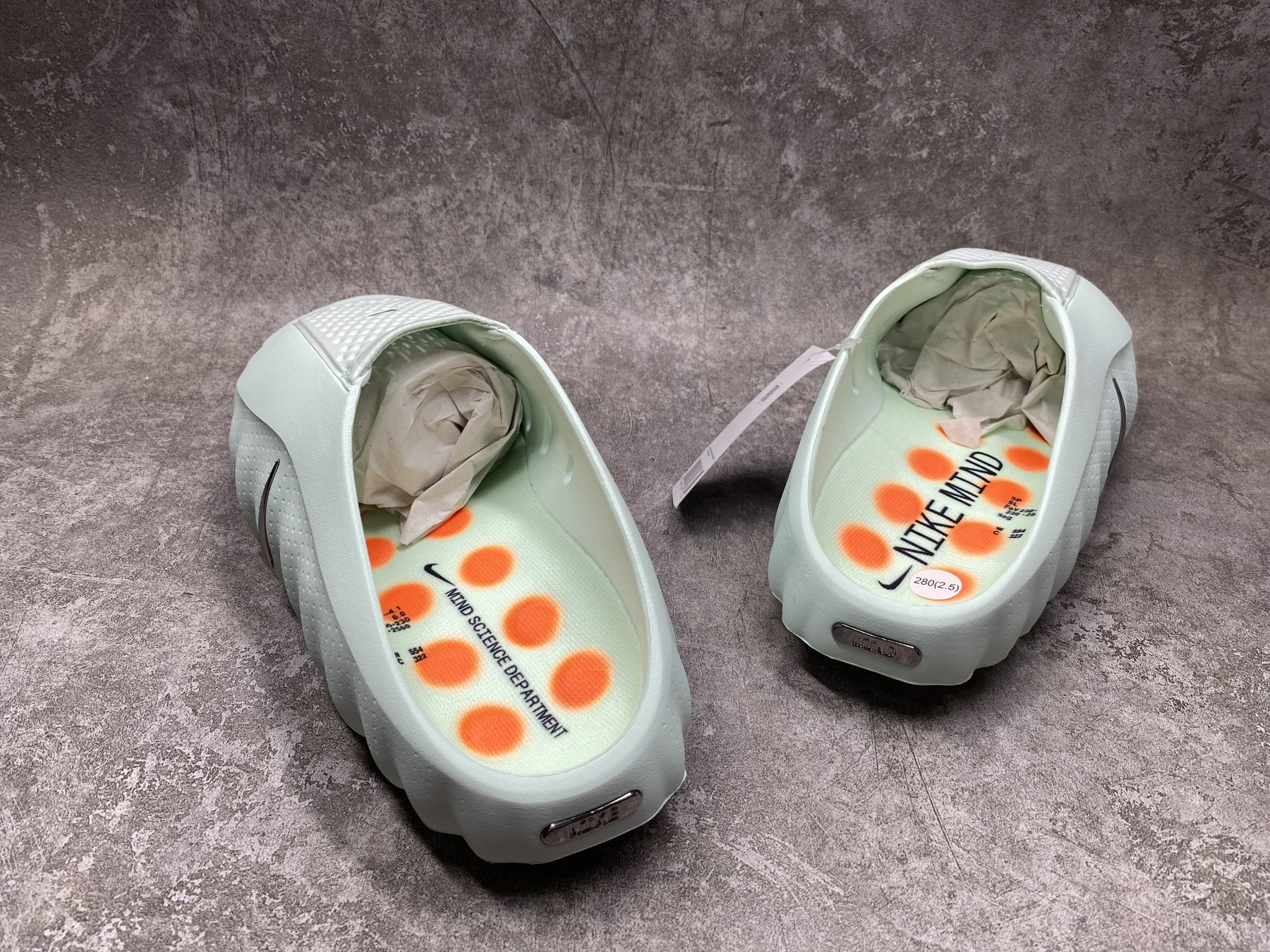 Nike Mind 001 Slide (Runs one size small)