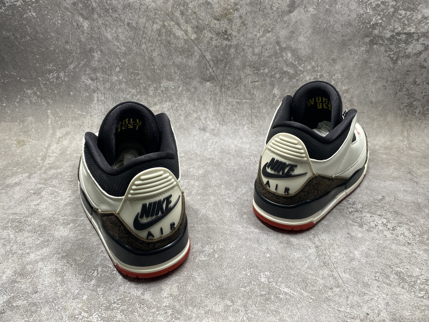 UA AIR JORDAN 3 Retro
