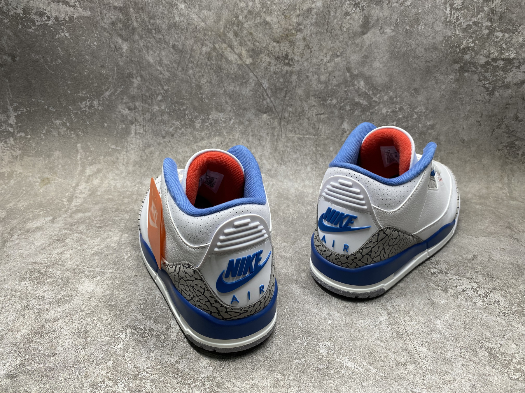 UA AIR JORDAN 3 Retro