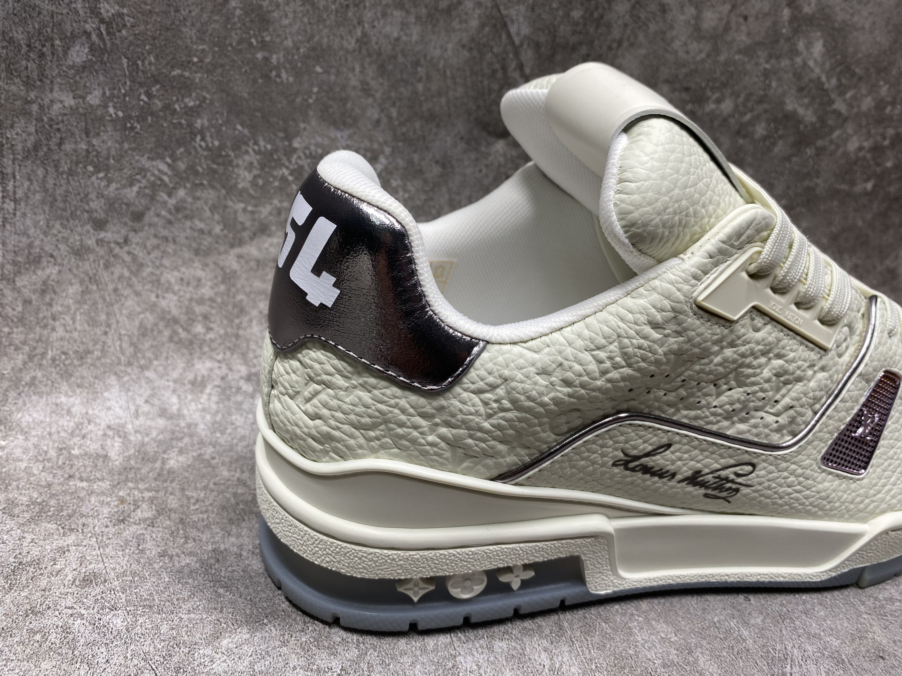UA LV trainer Sneakers