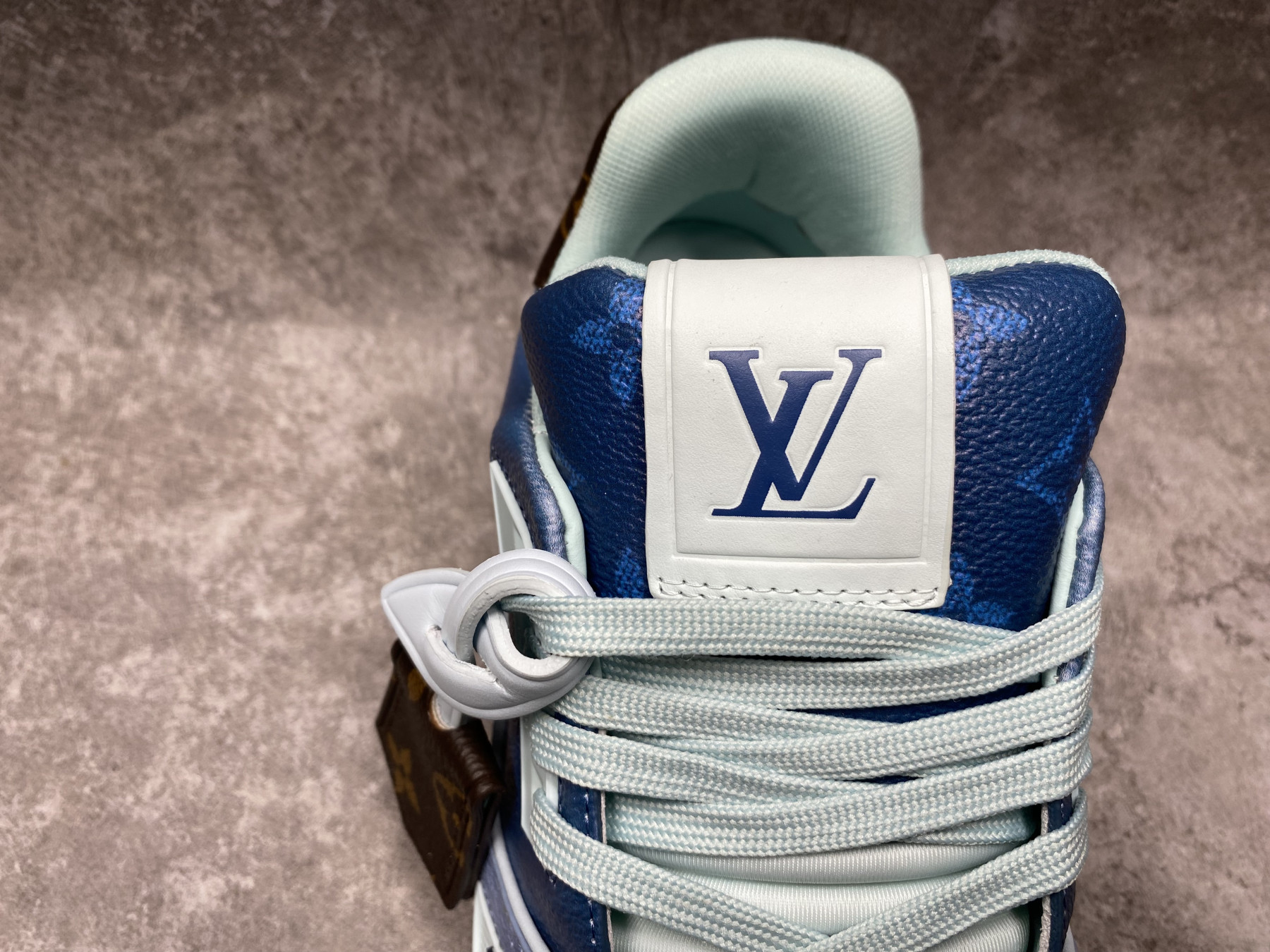 UA LV trainer Sneakers