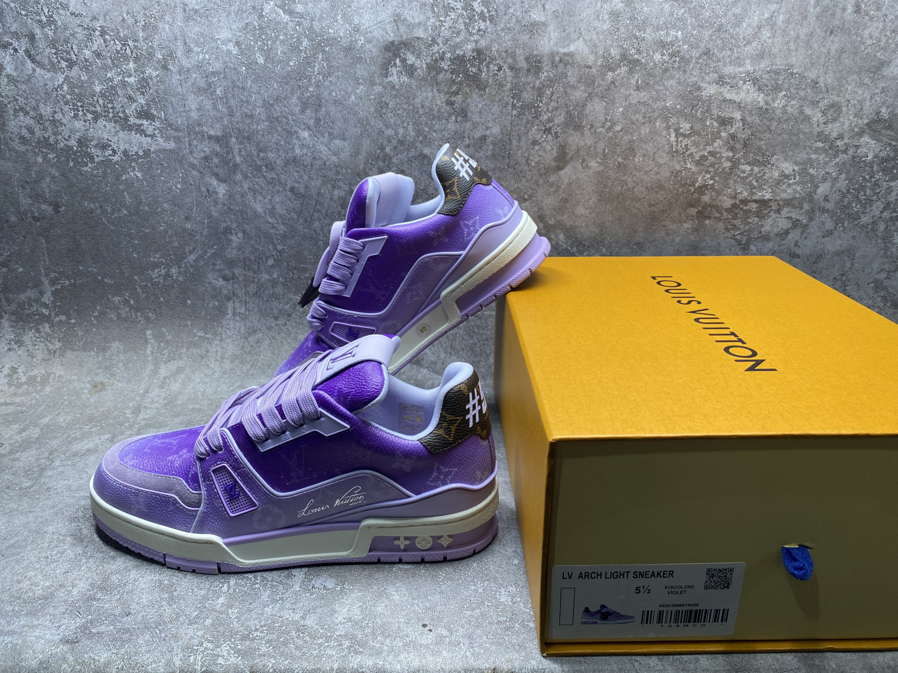 UA LV trainer Sneakers