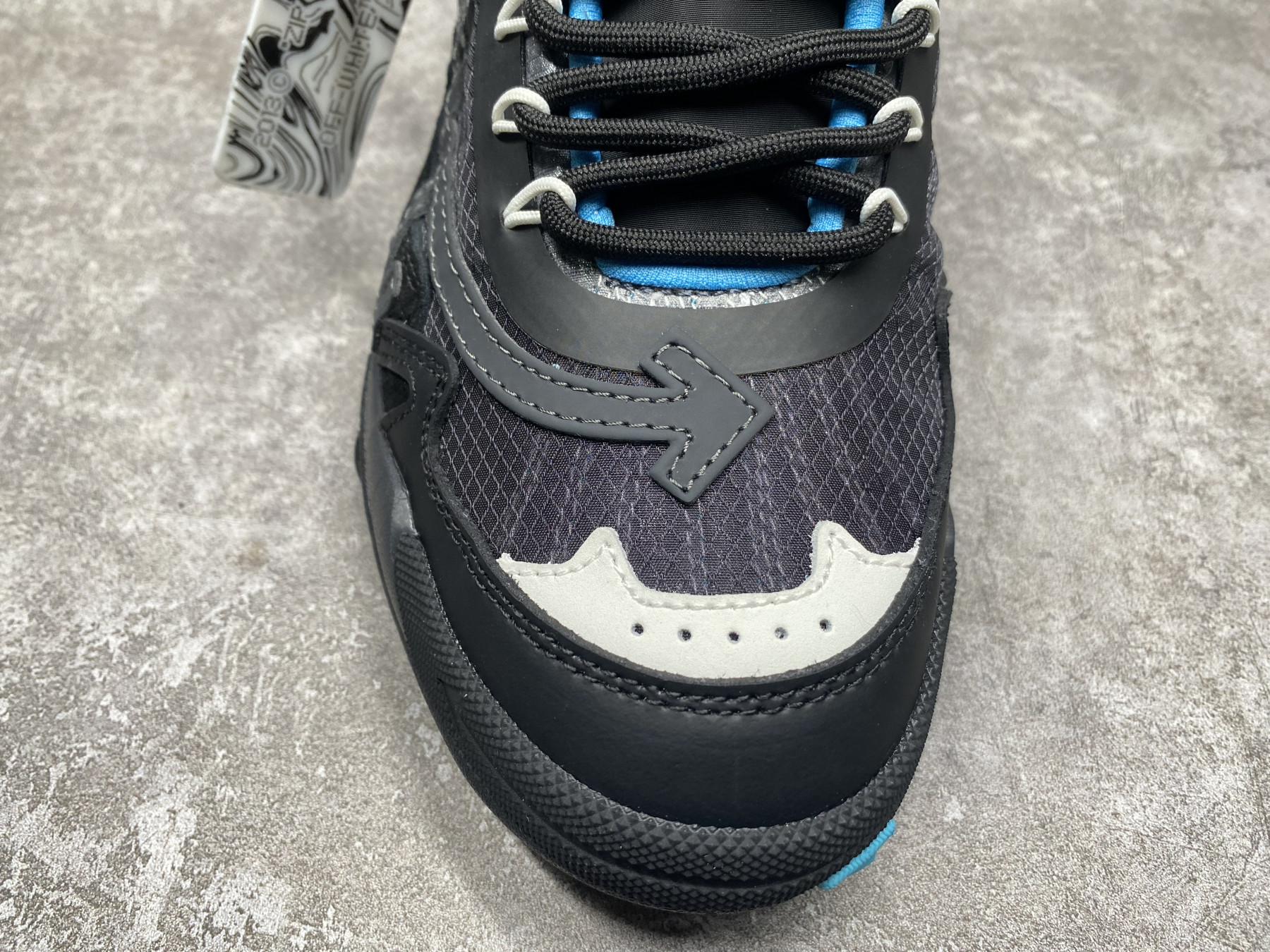 UA Off-White Odsy-2000 Sneaker