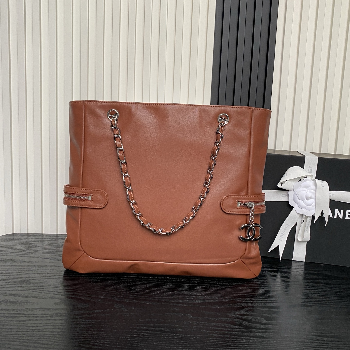 Chanel Vintage Graffiti Expandable Tote Bag AS9903 38x33cm
