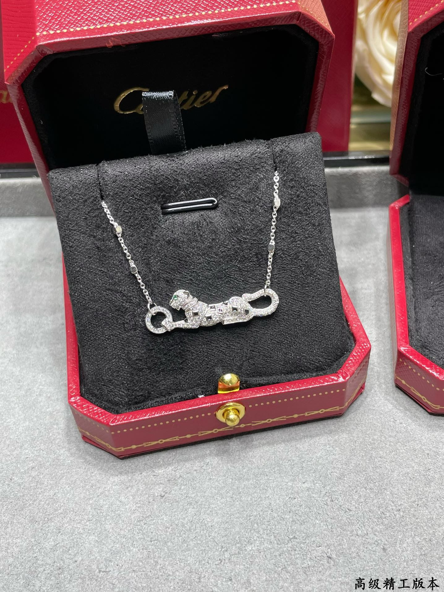 Ca*t1er Spotted leopard Necklace