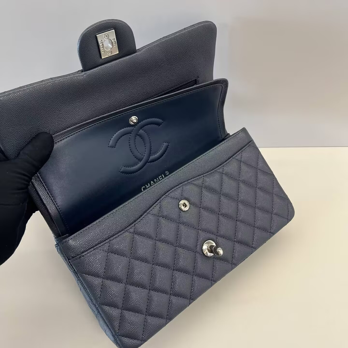 Chanel Classic Flap Bag 15x25.5x6cm