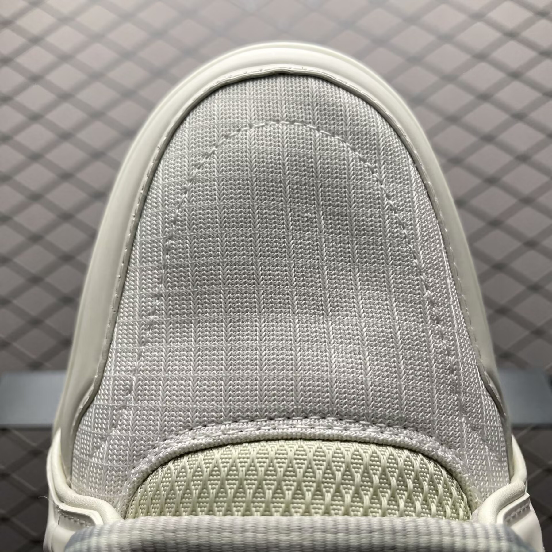 UA LV trainer Sneakers