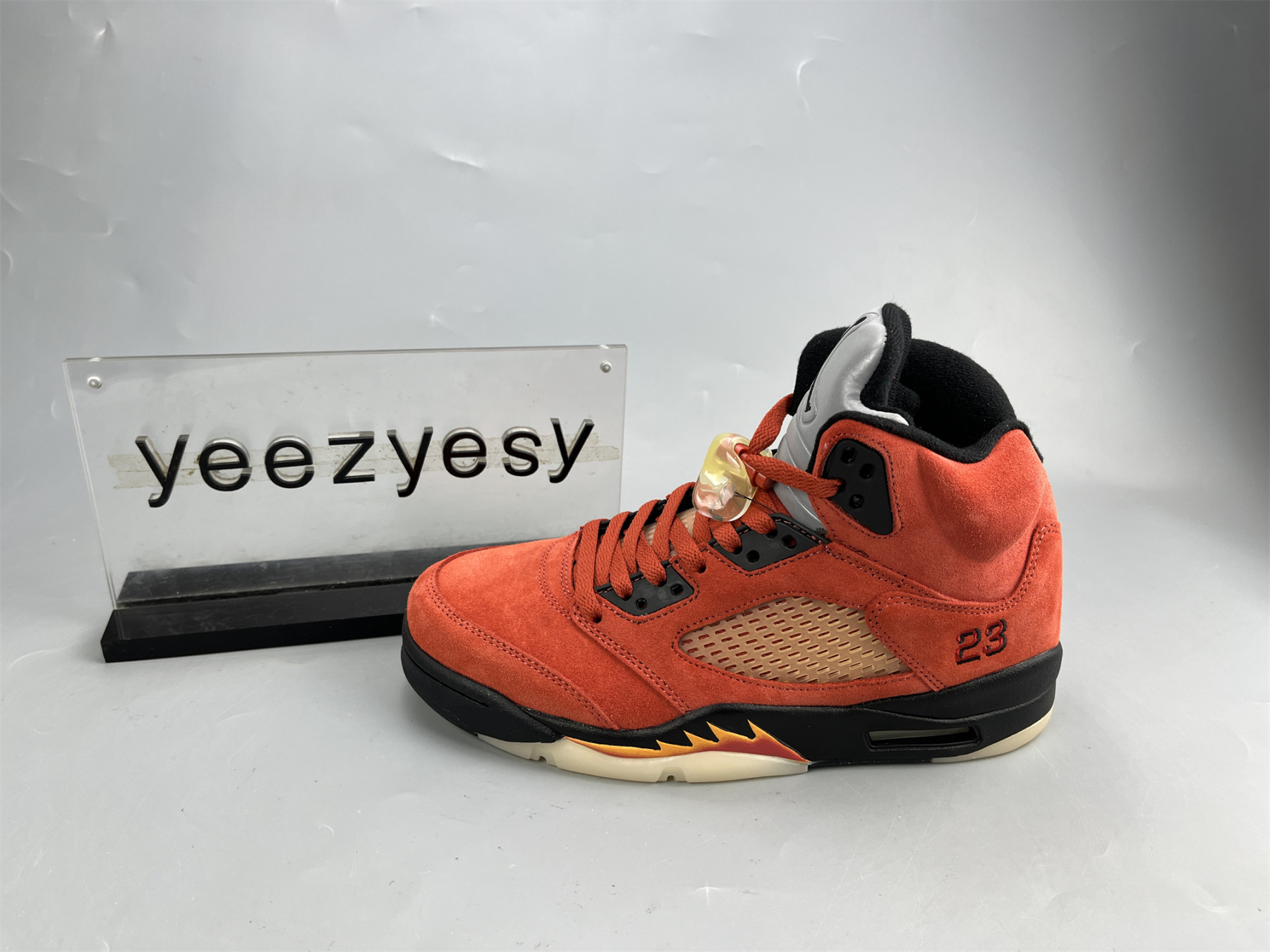 UA WMNS AIR JORDAN 5 RETRO