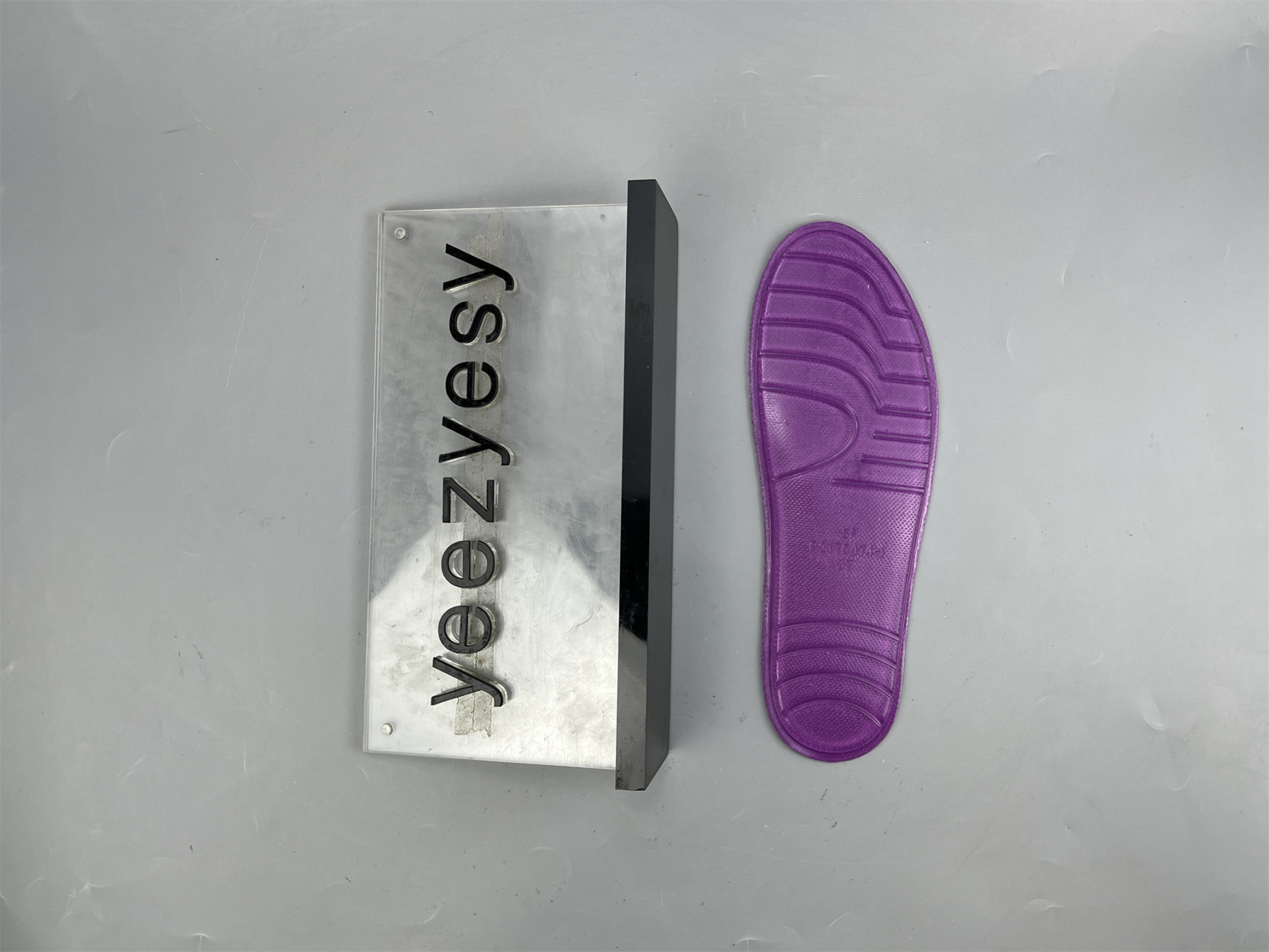 UA TRACK SNEAKER SILVER COLORBLOCK