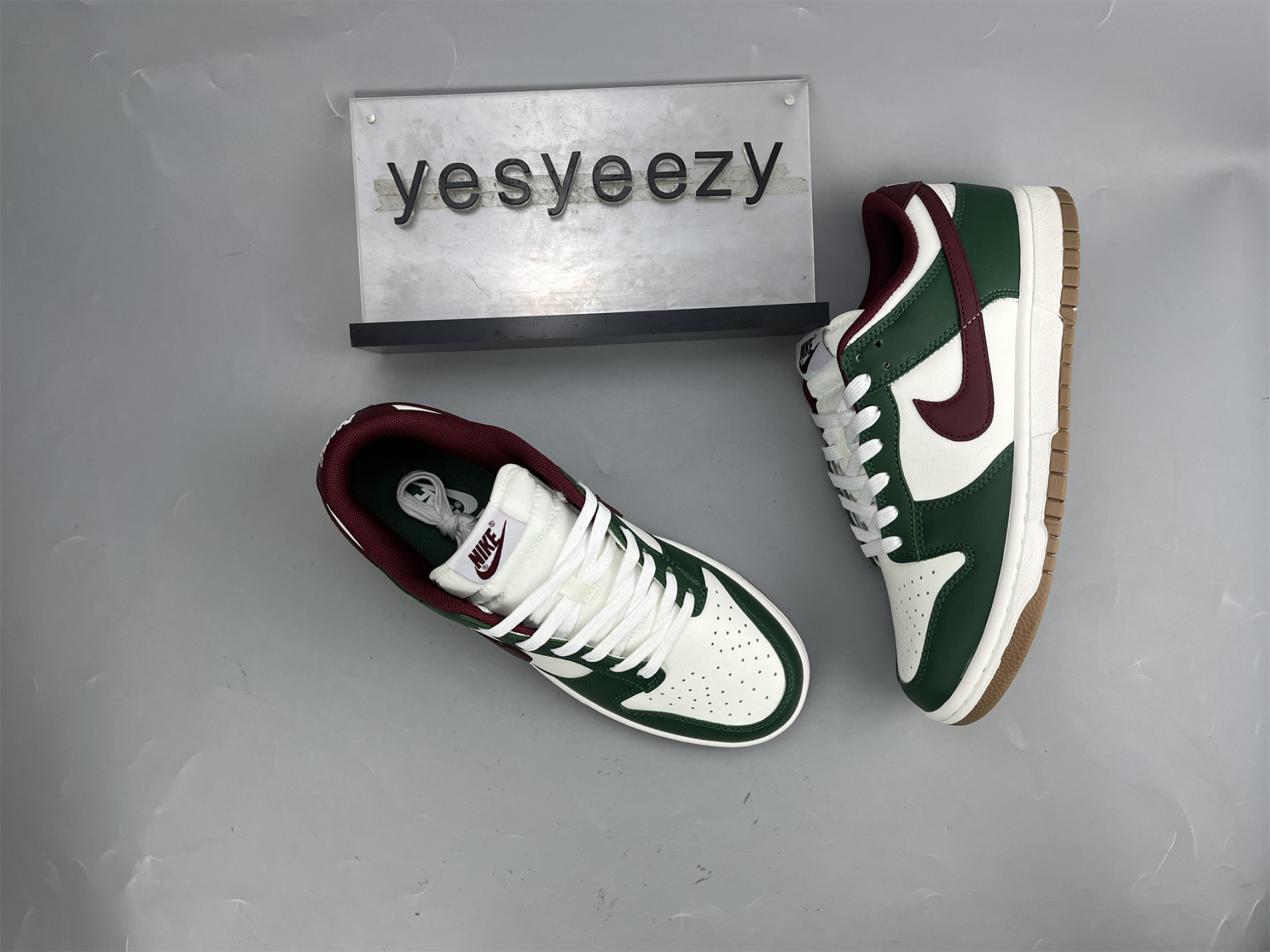 UA NIKE DUNK LOW