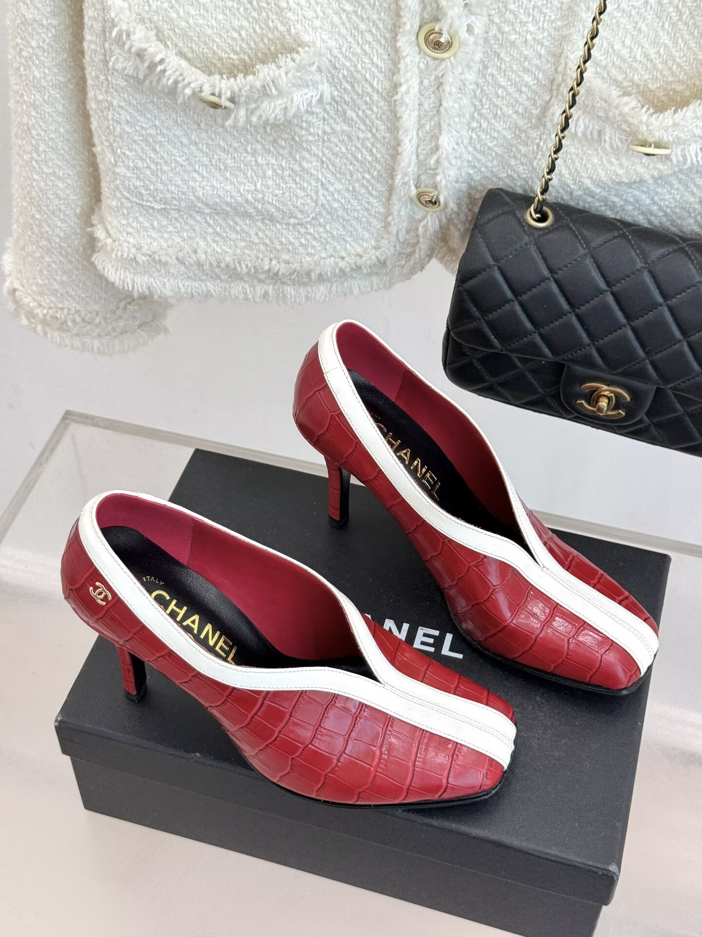 ua Ch**el pumps