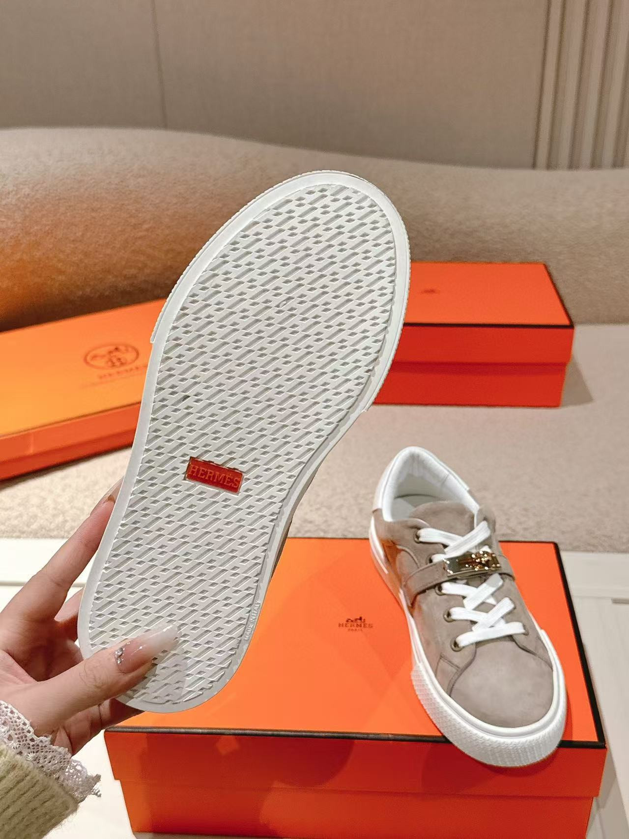 UA H**me5 Day sneaker