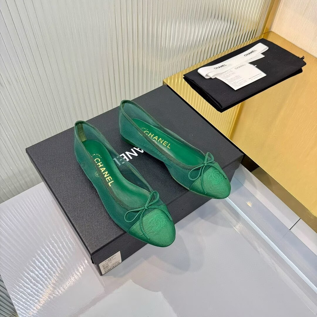 ua Ch**el ballet flats