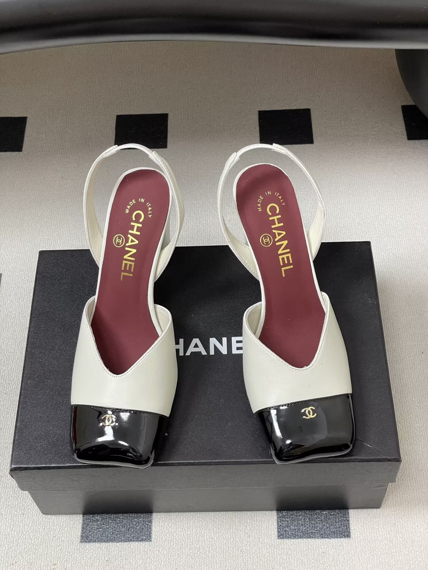 ua Ch**el slingbacks