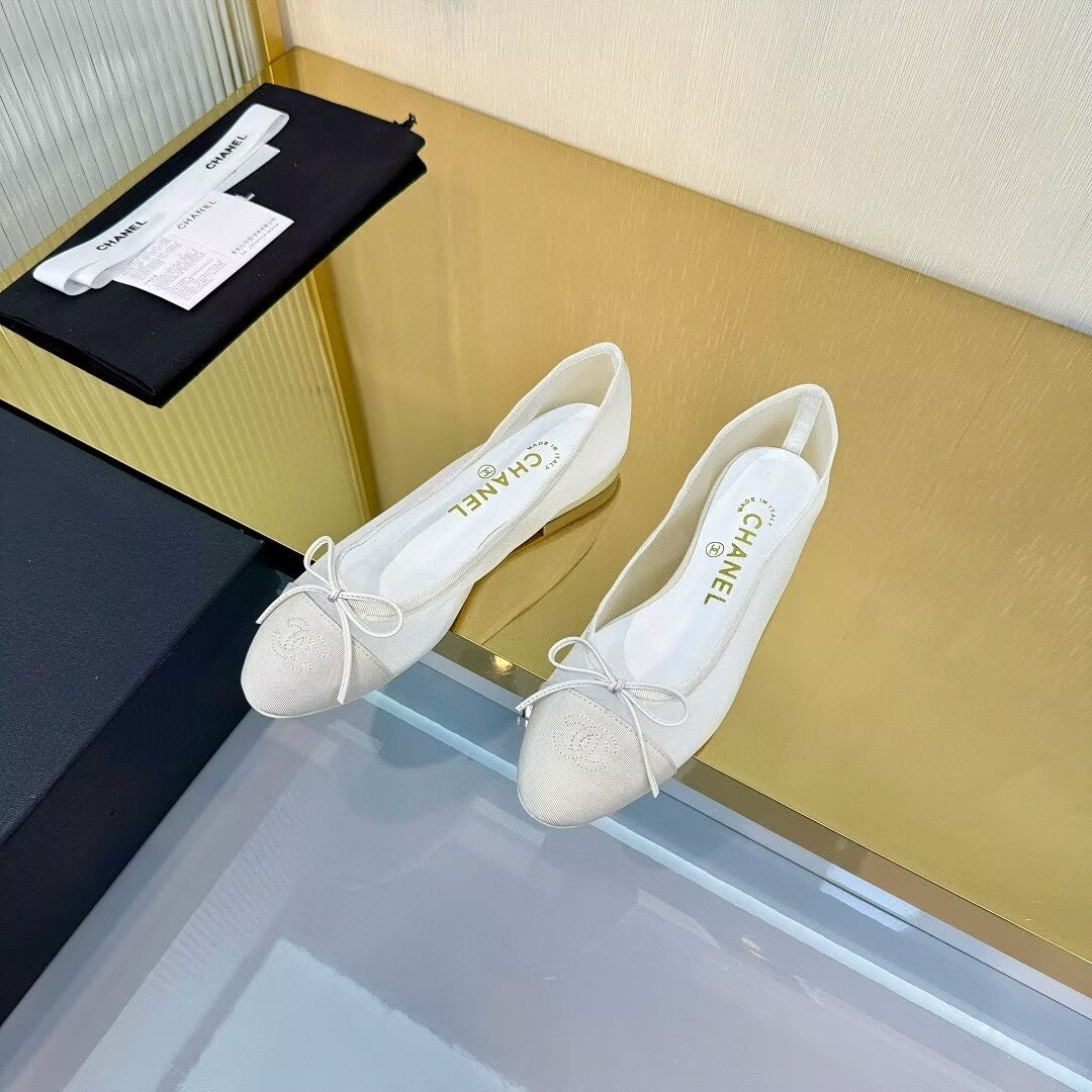 ua Ch**el ballet flats
