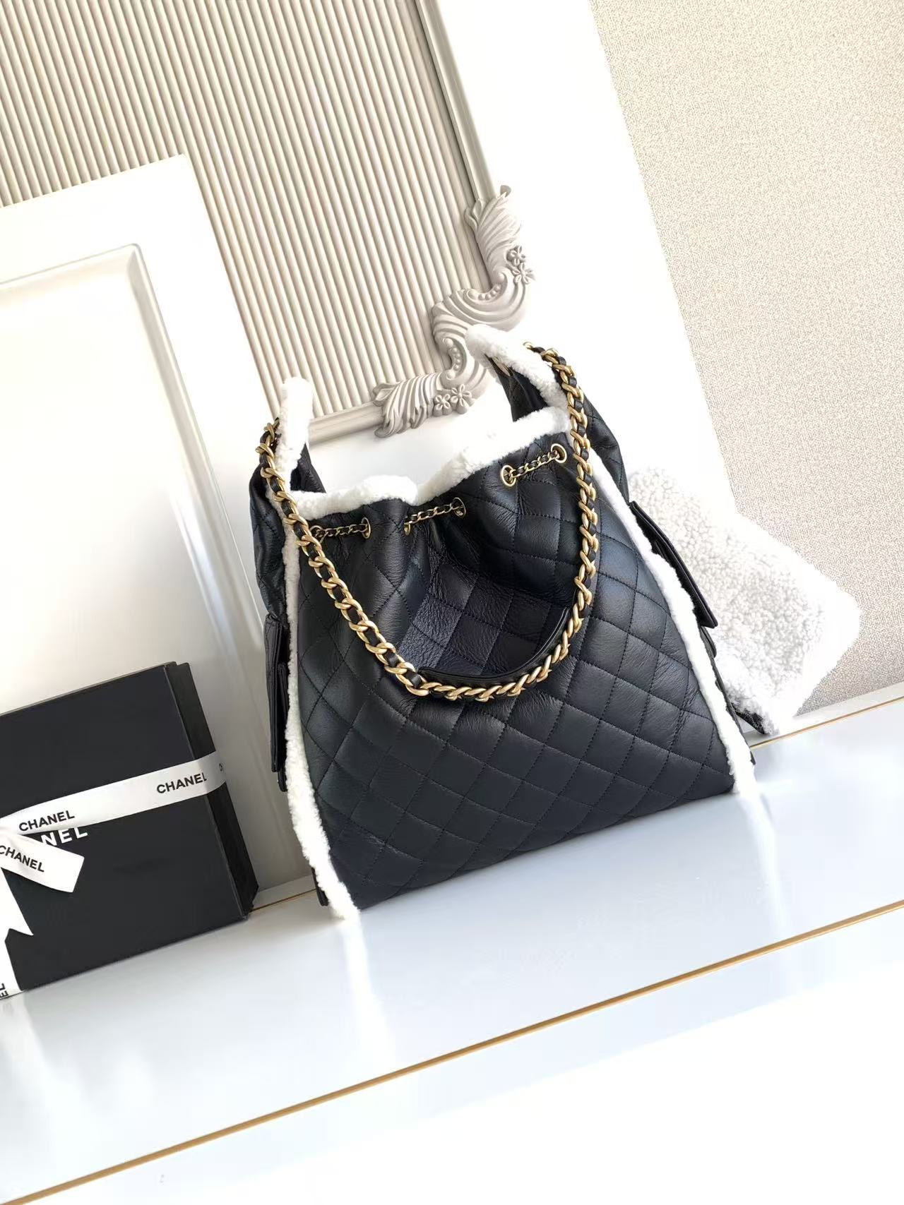 CHANEL 25C Bucket BAG 40x30x15cm