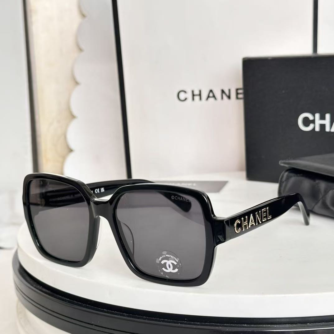 Ch**el glasses