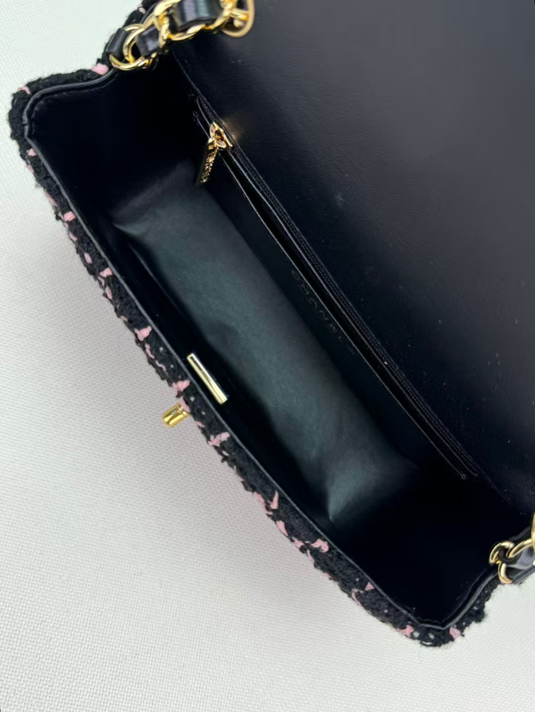 Ch**el MINI CLASSIC 11.12 HANDBAG 20 12 × 20 × 6 cm