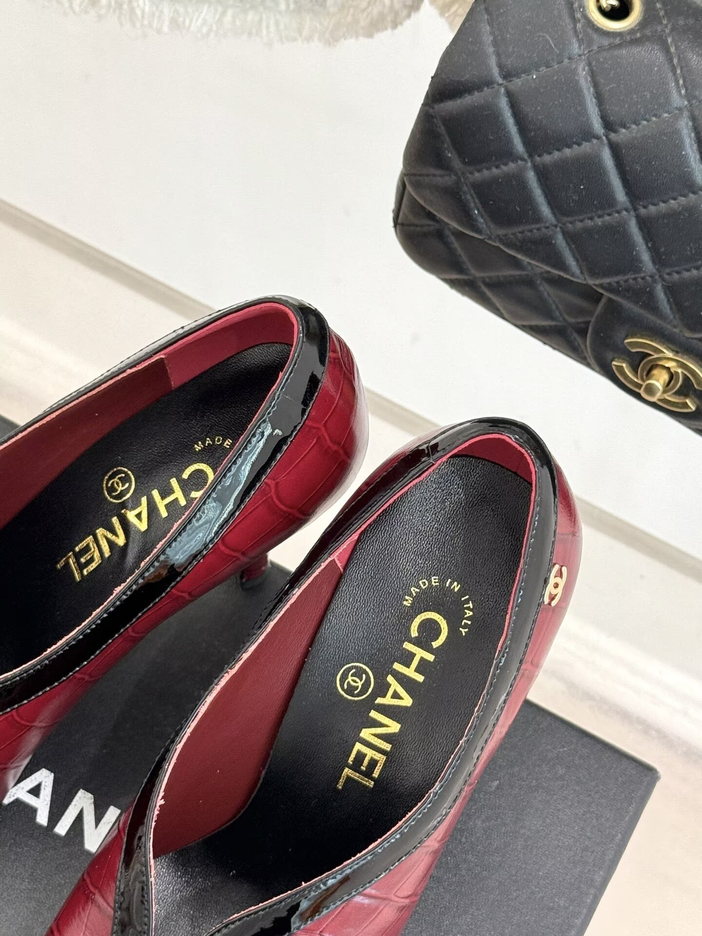 ua Ch**el pumps