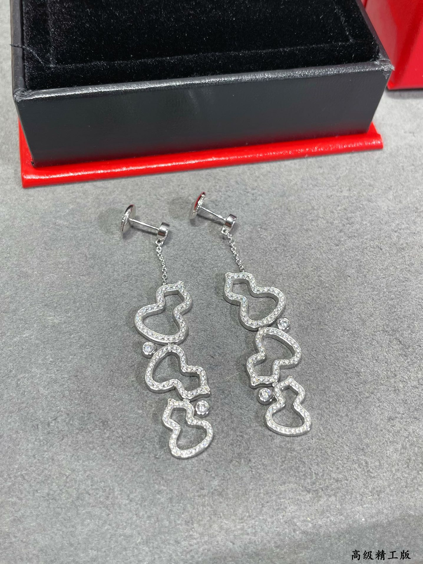 Qeelin Triple Gourd Full D1am0nd Stud Earrings