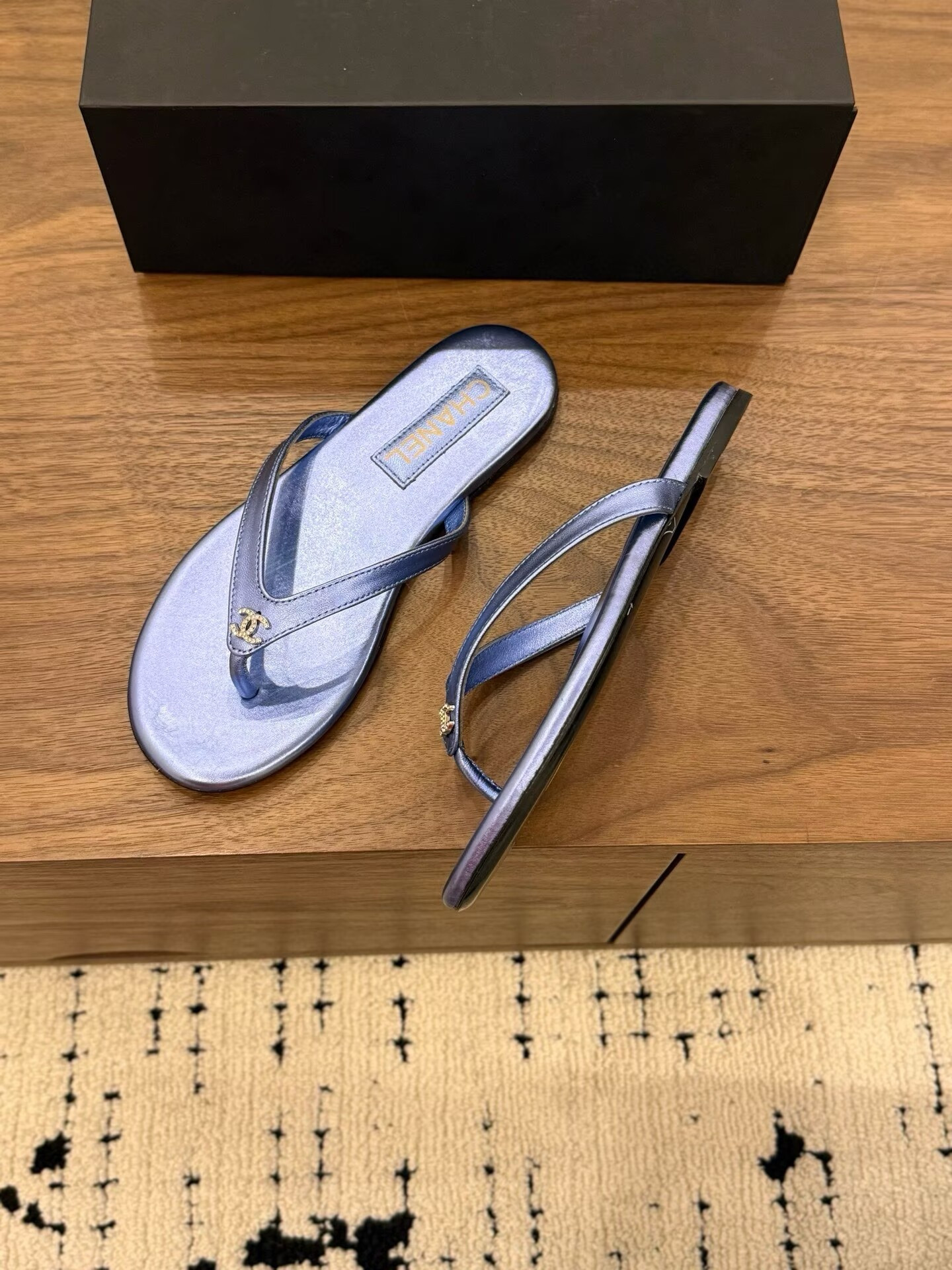 UA Chanel Slides