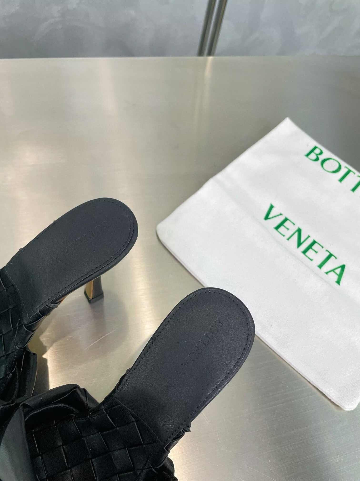 UA Bottega Veneta Lido Slides