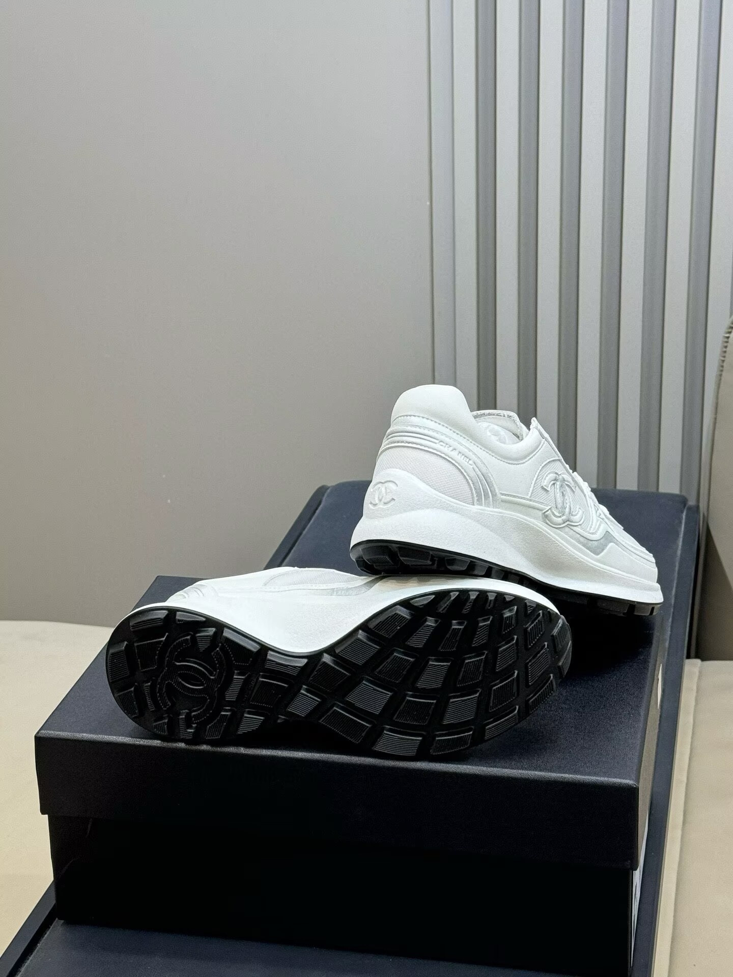 ua Ch**el sneakers
