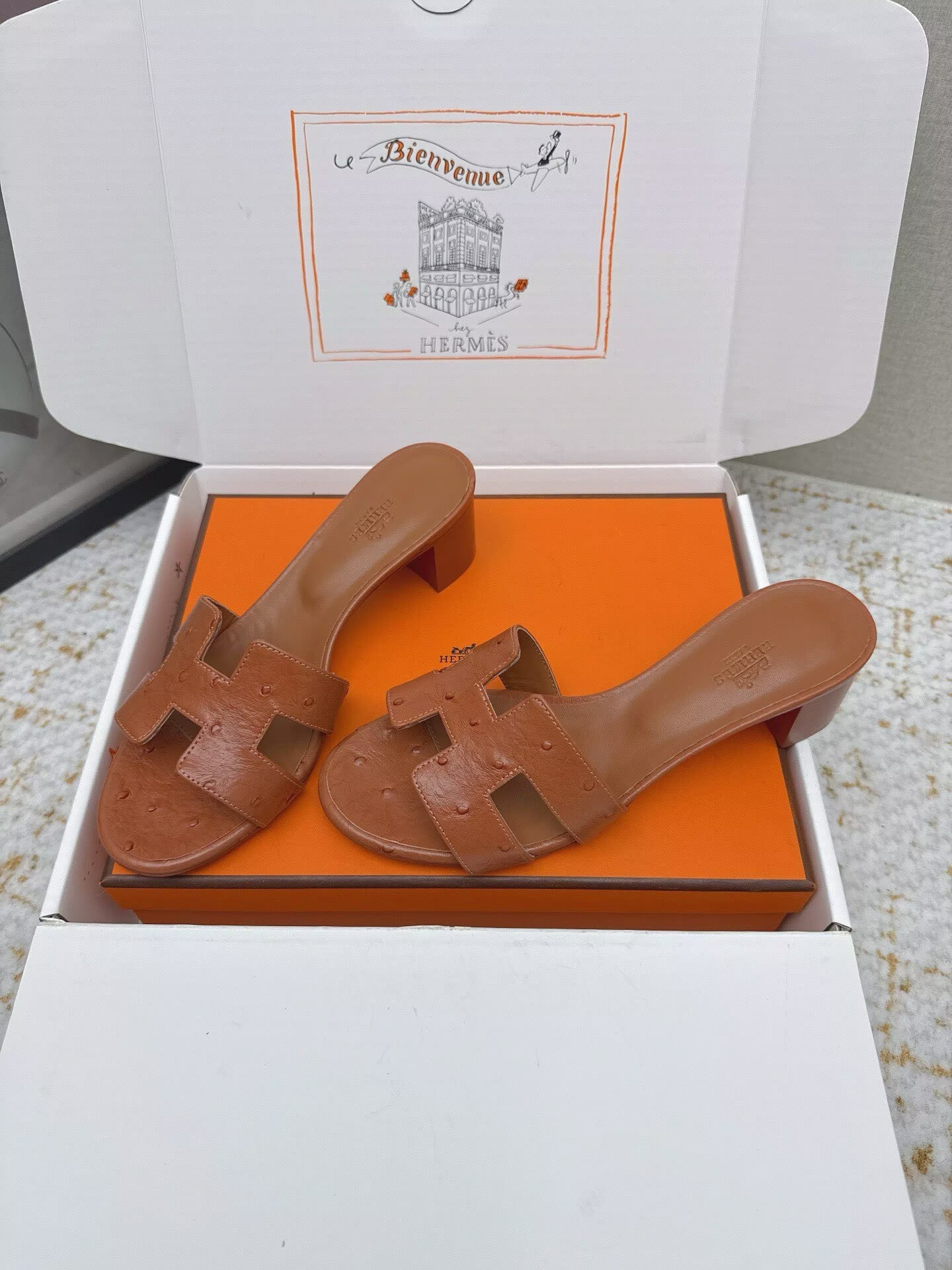 ua H**me5 oasis sandal