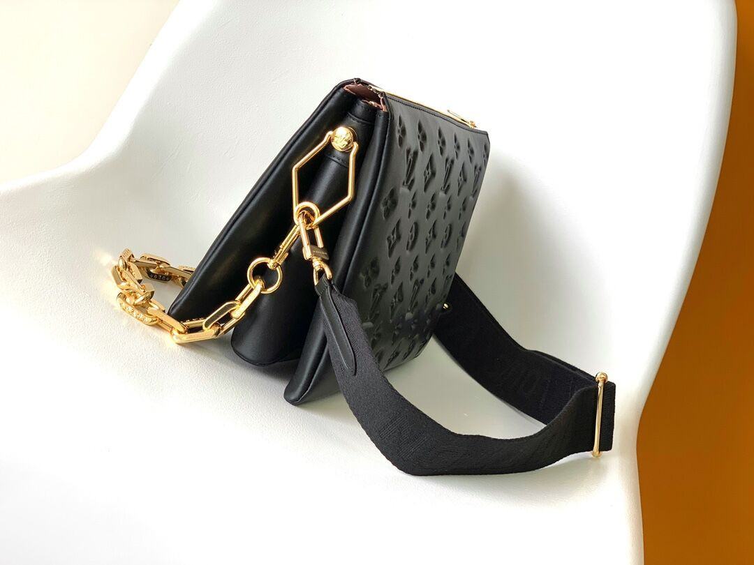 LV Coussin PM M21260 26x20x12cm