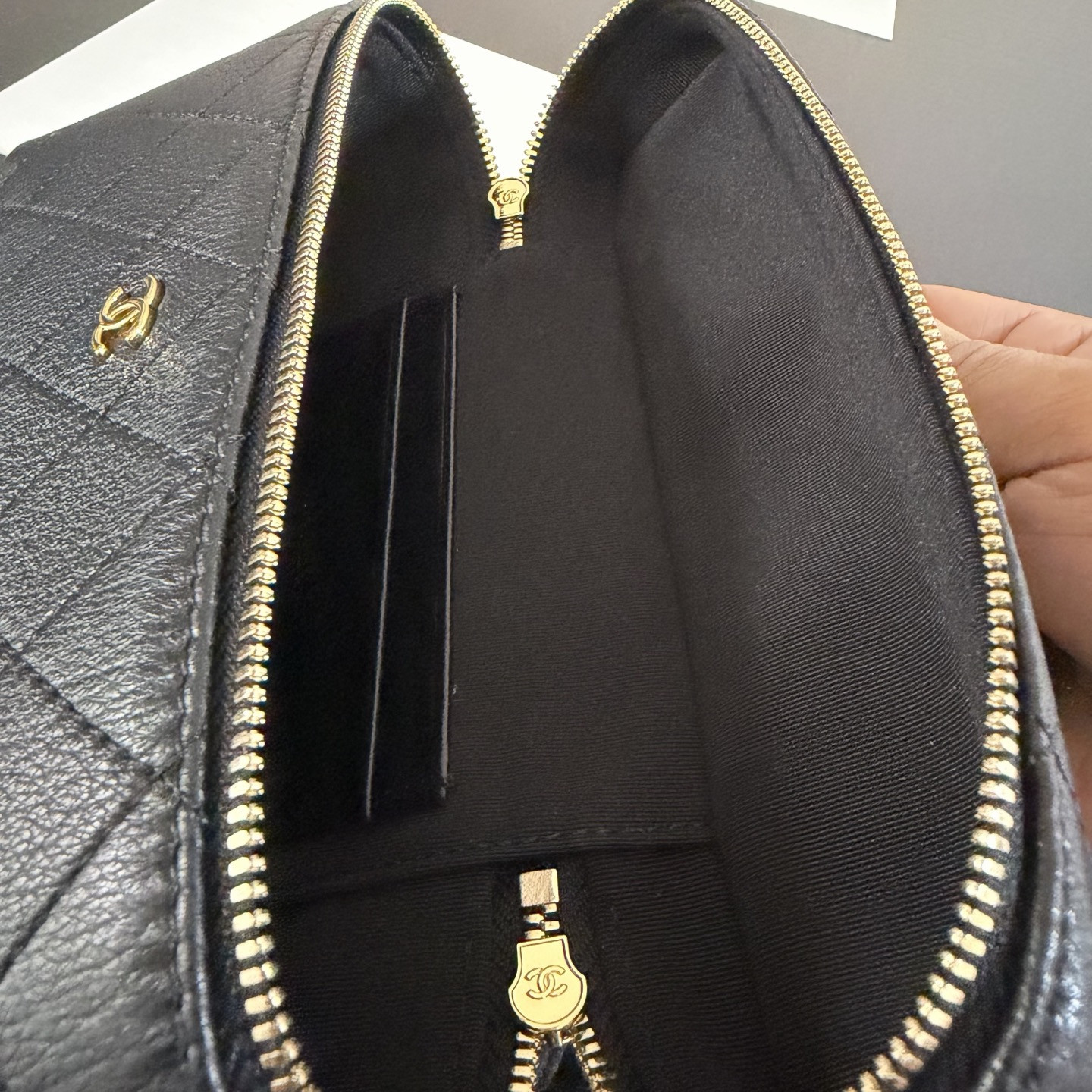 CHANEL Classic Vanity with chain Handbag 17x19.5x5cm