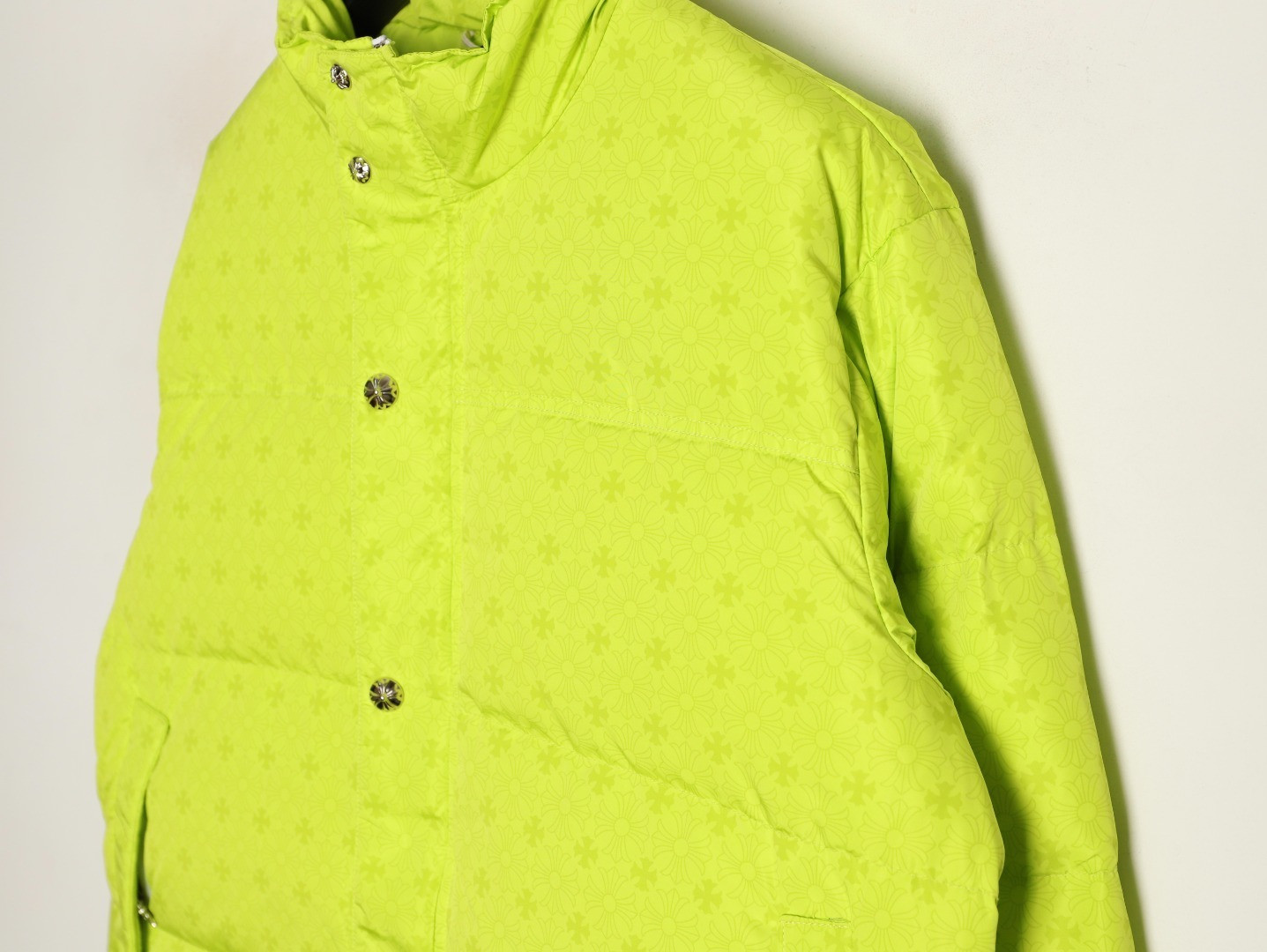 Ch*0me He**ts short puffer jacket