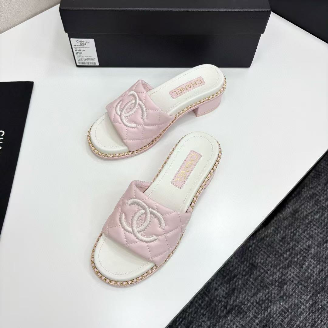 UA Ch**el Slides