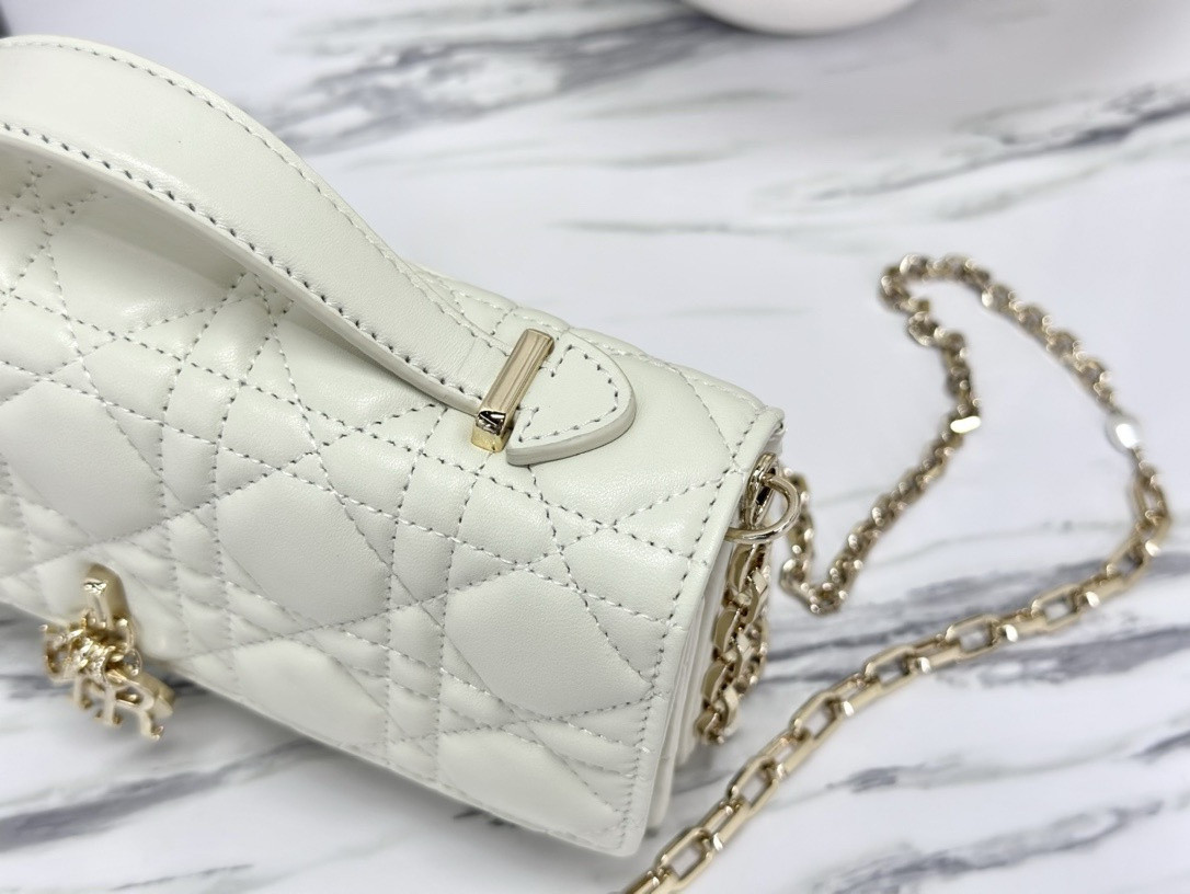 MISS D10r MINI BAG Latte Cannage Lambskin S0980ONMJ_M030 21 x 11.5 x 4.5 cm