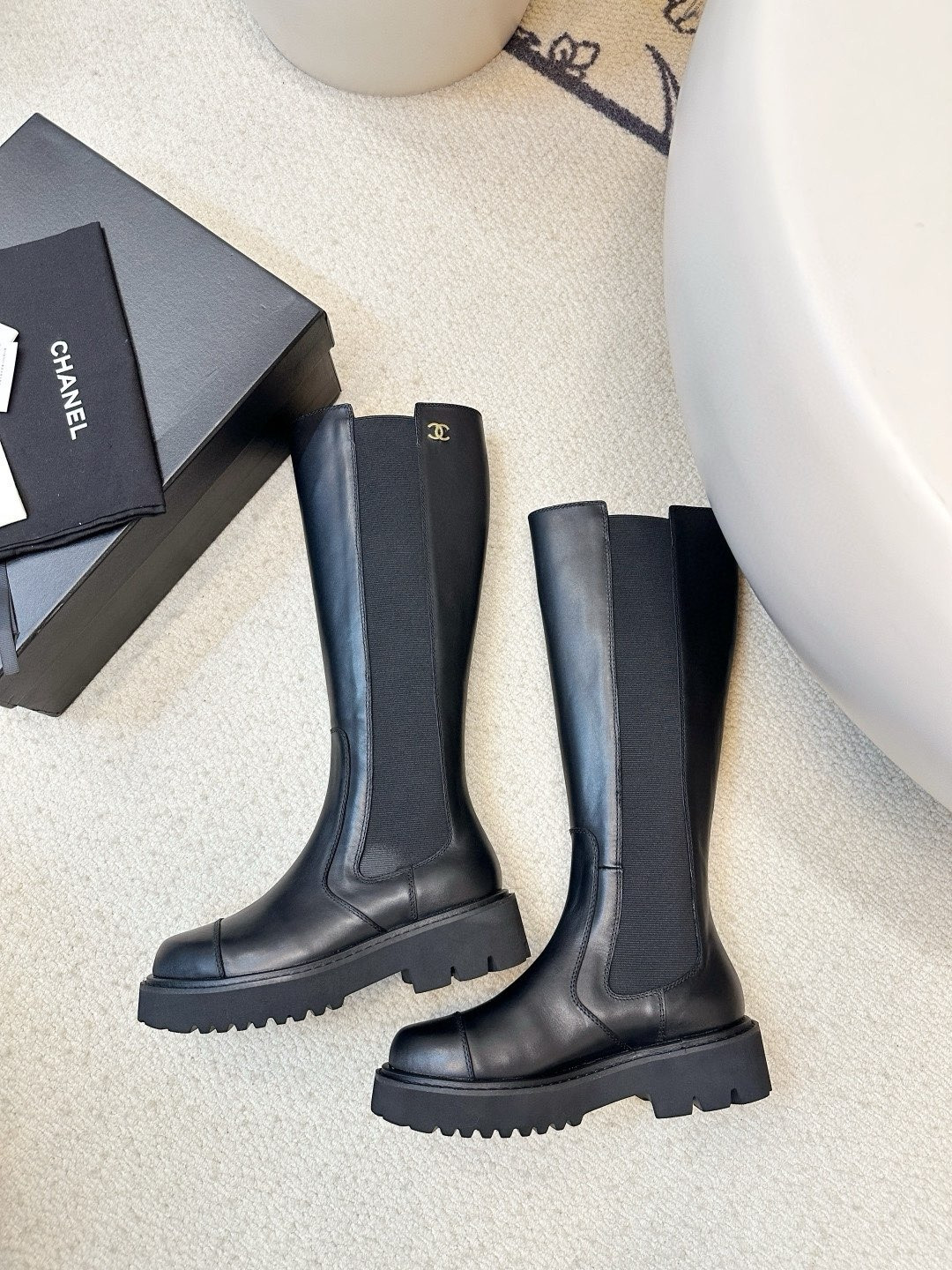 ua Ch**el boots